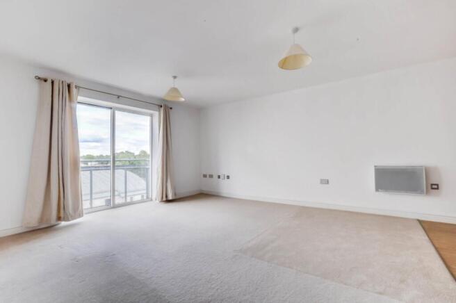 LOUNGE / DINING ROOM