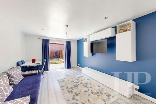 Lounge/dining room