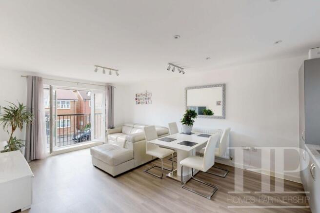 Lounge/diner/kitchen area