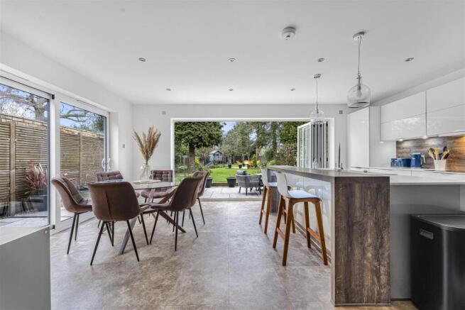 Open Plan Living/Dining/Kitchen Area