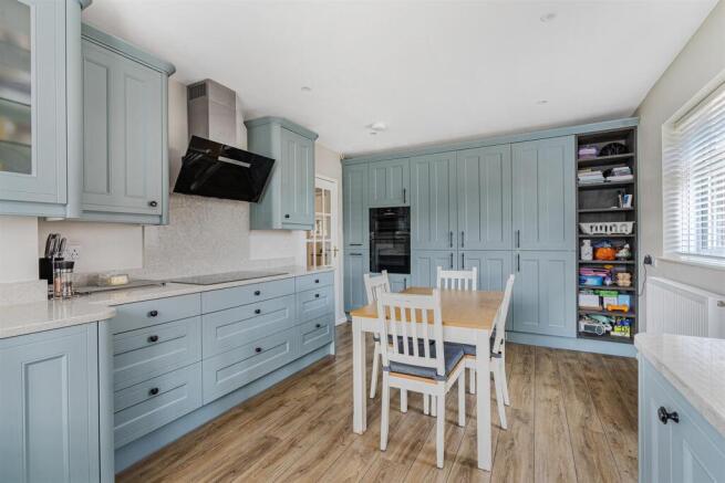 Kitchen / Breakfast Room