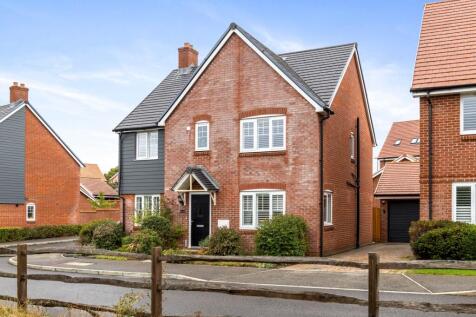 Evershed Close, Billingshurst, RH14