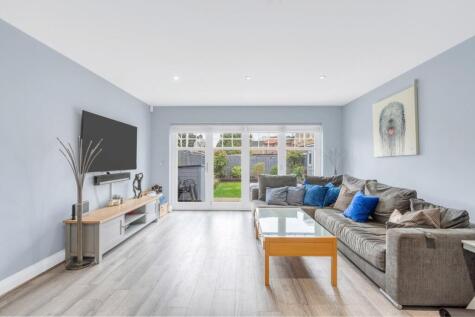 Leacroft, Staines-upon-Thames, TW18