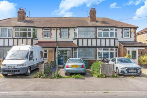 Petersfield Road, Staines-upon-Thames, TW18