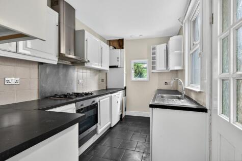 Laleham Road, Staines-upon-Thames, TW18