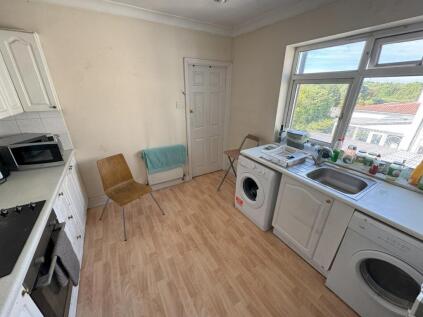 London Road, Ashford, TW15