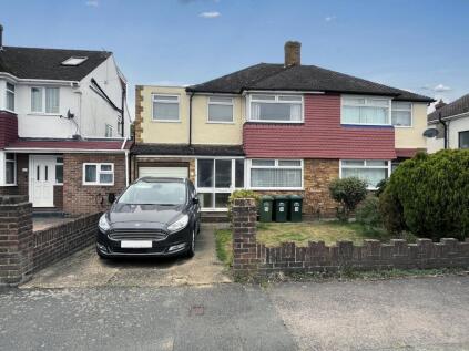 St Margarets Avenue, Ashford, TW15