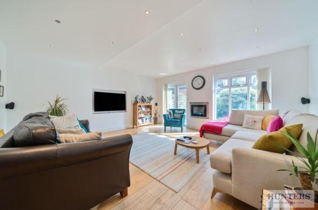 Extended Lounge