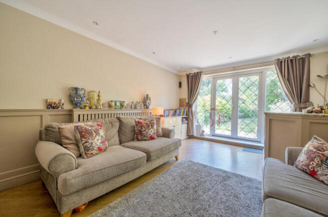 1334770-15-689ae2...