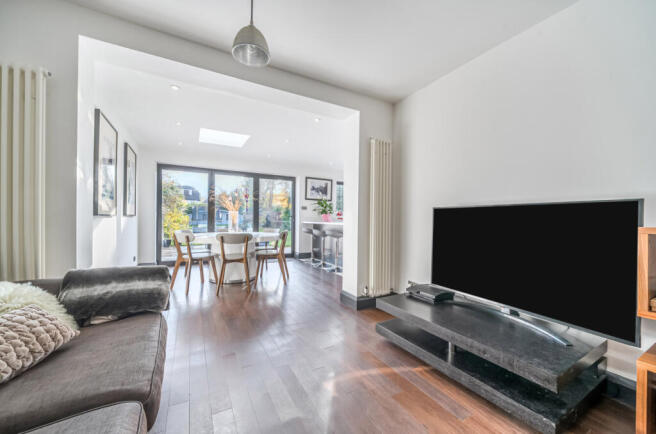 1374280-12-690e5c...