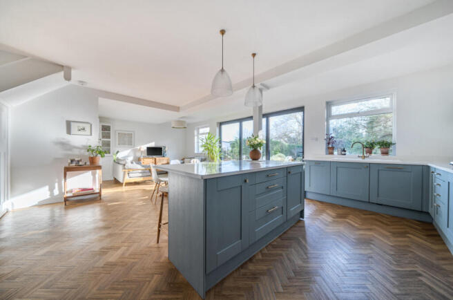 1383002-7-6920a4e...