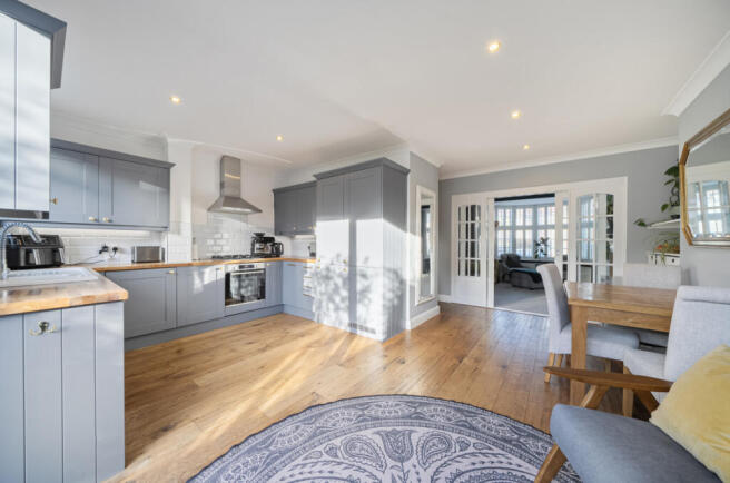 1386147-7-692ef45...