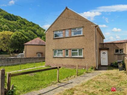 Neath - 2 bedroom flat for sale