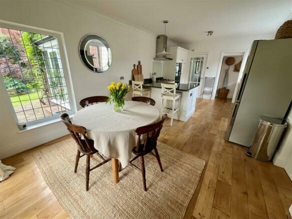 Kitchen/Breakfast Room