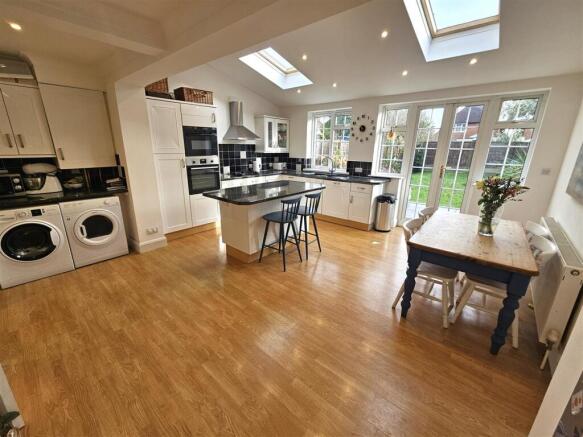 Open plan Kitchen -Diner -family room.jpg