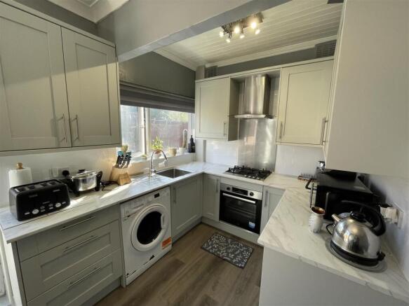 OPEN PLAN KITCHEN