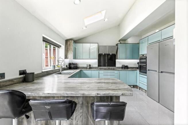 OPEN PLAN KITCHEN