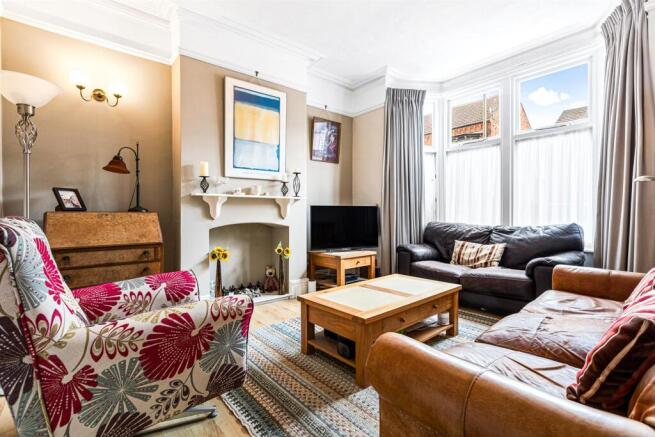 LOUNGE ROOM
