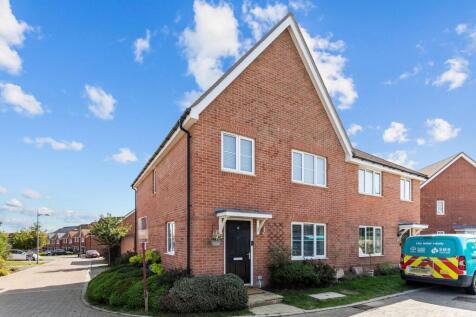 Arun Valley Way, Faygate, RH12