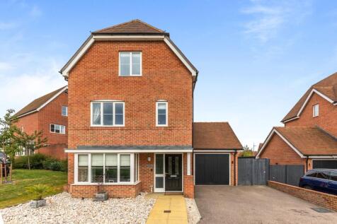 Arun Valley Way, Faygate, RH12