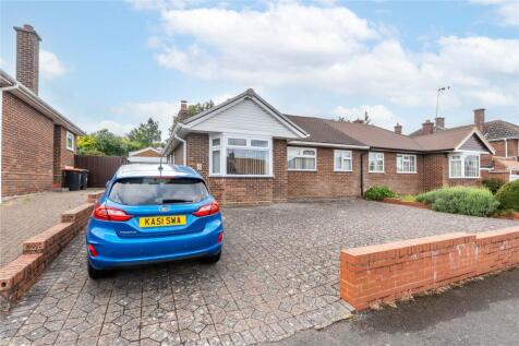Sundown Avenue, Dunstable, Bedfordshire, LU5