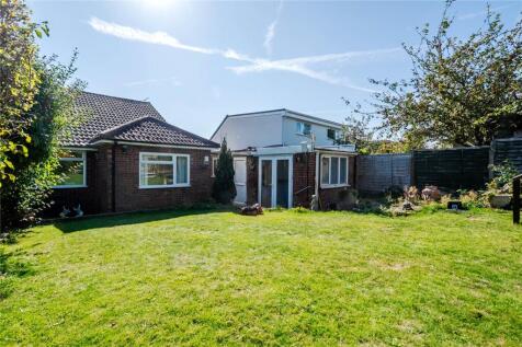 Kirkstone Drive, Dunstable, Bedfordshire, LU6
