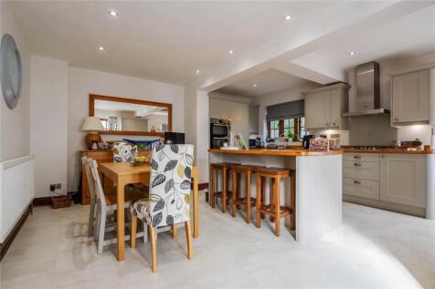 High Street, Eaton Bray, Dunstable, Beds, LU6