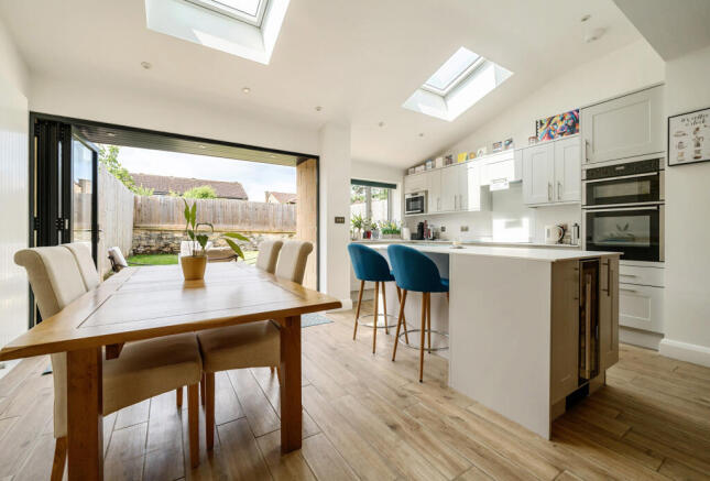 Kitchen/Dining