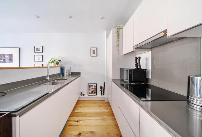 1296581-21-683085...