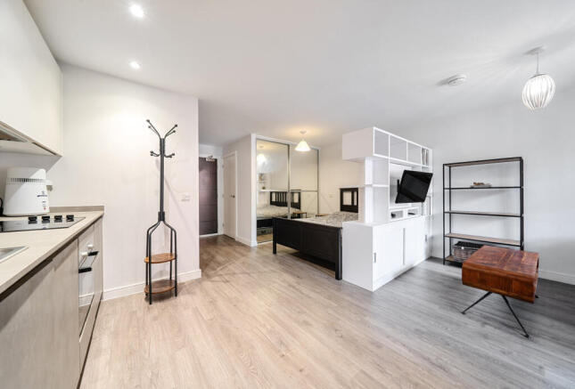 1347139-4-68bae76...