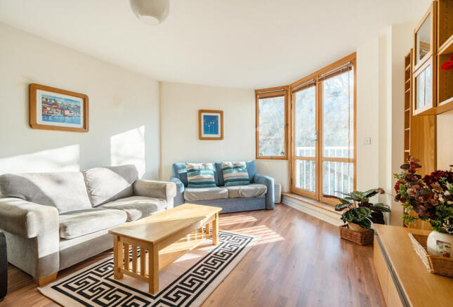 1383704-11-692047...