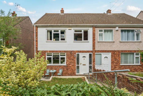 Walnut Close, Bristol, Gloucestershire, BS15