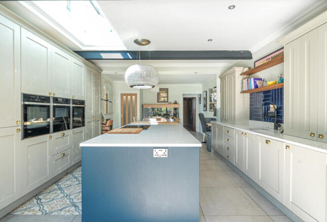 1355143-4-68d1572...