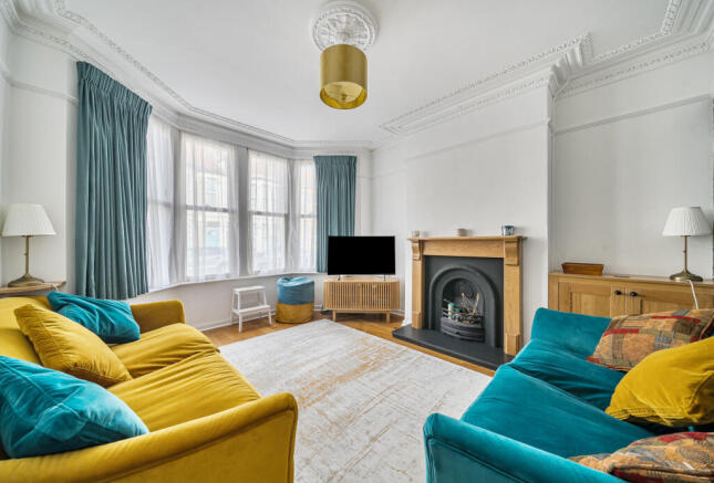 1372844-1-68ff6d9...