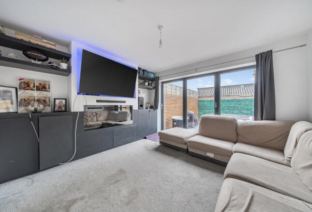 1373855-9-69023b3...