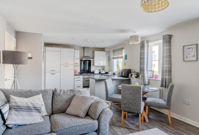 1327085-10-6889eb...