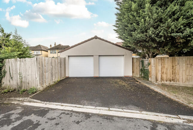 1354865-4-68c8414...