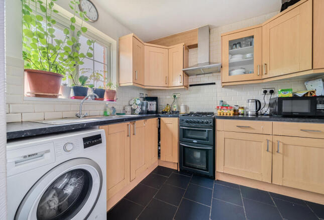 1312805-16-685aee...