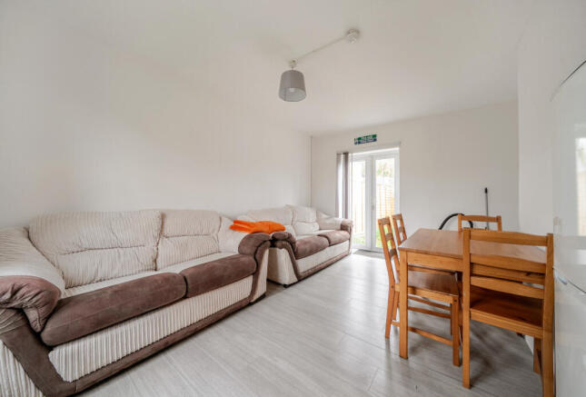 1369307-11-6908c6...