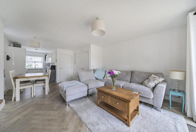 1369583-4-68f0b21...