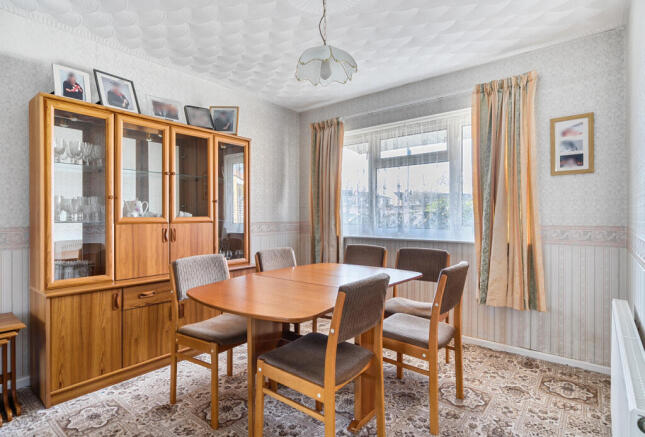 1385252-11-6925a7...