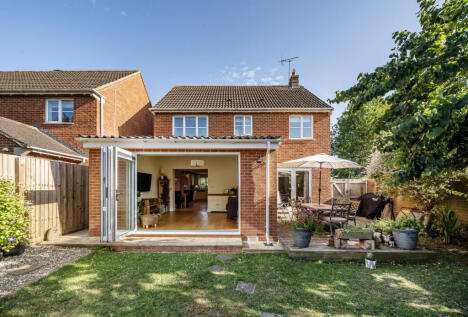 Hanson Gardens, Bishops Cleeve, Cheltenham, Gloucestershire, GL52