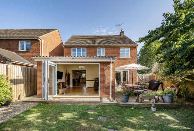 1312429-5-685aed2...