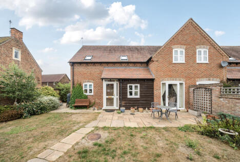 Dean Lane, Stoke Orchard, Cheltenham, Gloucestershire, GL52