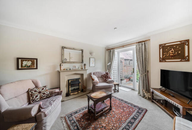 1324922-12-6889e7...