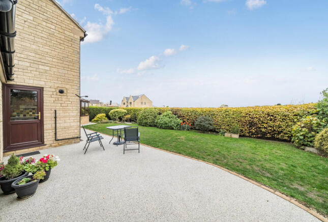 1370001-3-68efc6f...