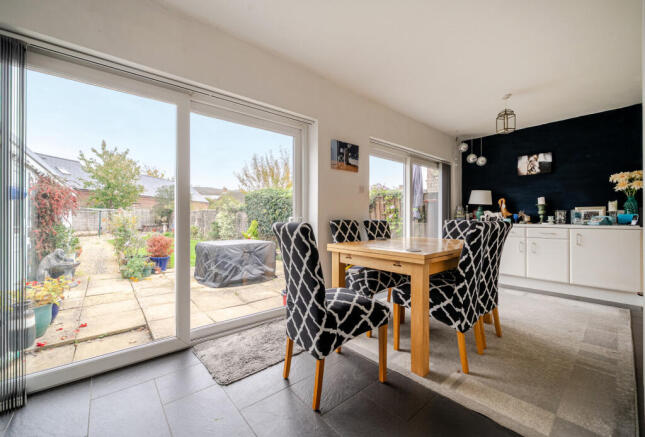 1373578-21-690388...