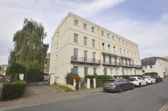 32 bedroom apartment  for sale Cheltenham