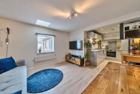 Albion Street, Cheltenham, Gloucestershire, GL52