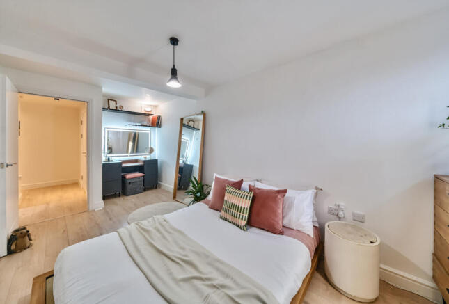 1305926-10-684722...